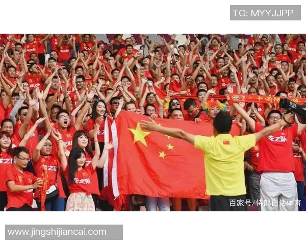 杭州足球队配合引发热议球迷对战术和默契提出不同看法